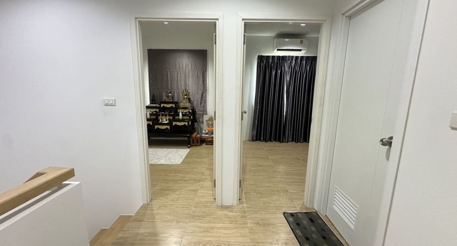 For sale 3 bedrooms townhouse in Sai Noi, Nonthaburi