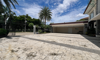For sale 5 bedrooms house in Lam Luk Ka, Pathum Thani
