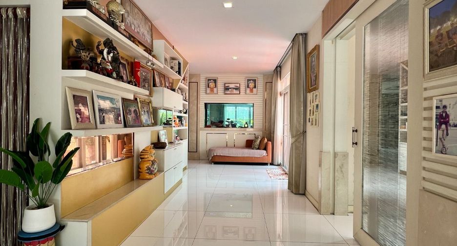 For sale 5 bedrooms house in Lam Luk Ka, Pathum Thani