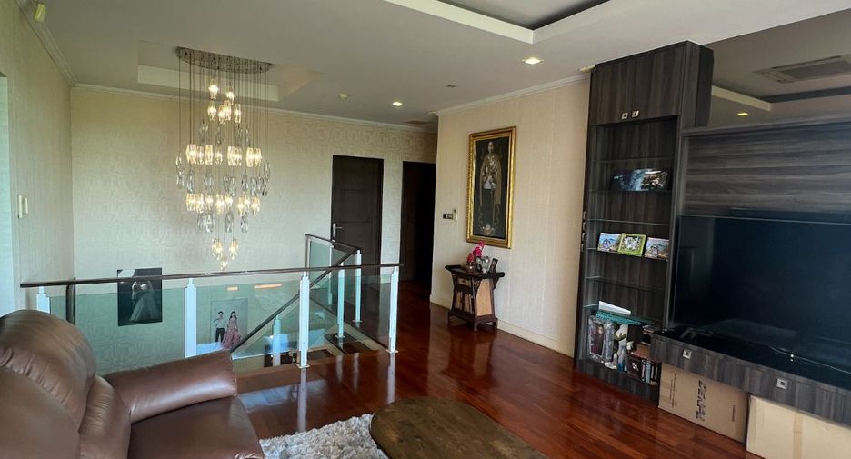 For sale 5 bedrooms house in Lam Luk Ka, Pathum Thani