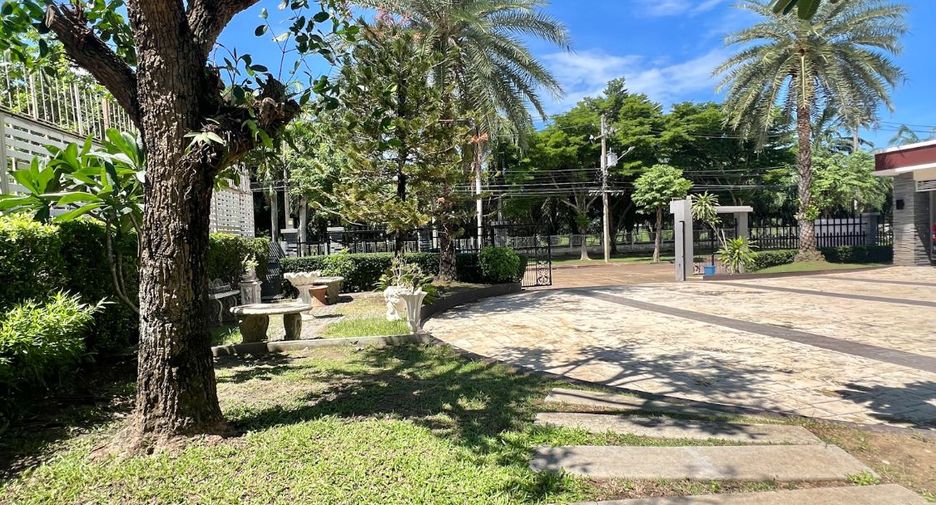 For sale 5 bedrooms house in Lam Luk Ka, Pathum Thani
