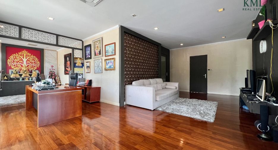 For sale 5 bedrooms house in Lam Luk Ka, Pathum Thani