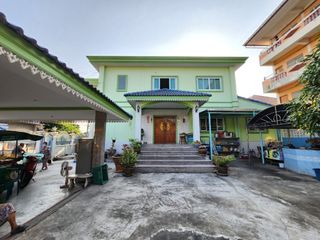 Casa en venta de 5 habitaciones en Phra Samut Chedi, Samut Prakan