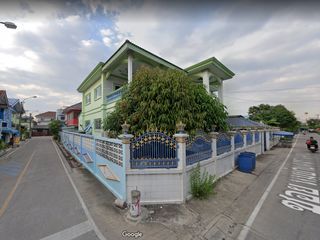 Casa en venta de 5 habitaciones en Phra Samut Chedi, Samut Prakan