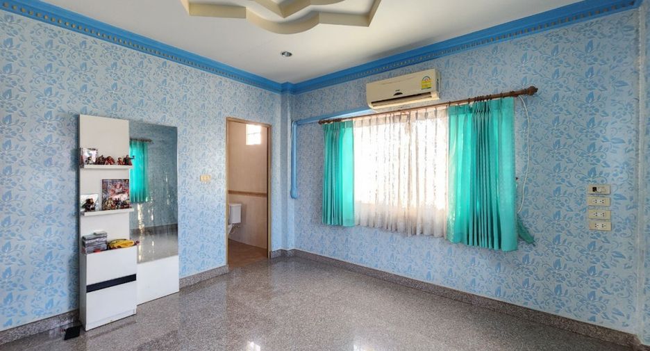 Casa en venta de 5 habitaciones en Phra Samut Chedi, Samut Prakan