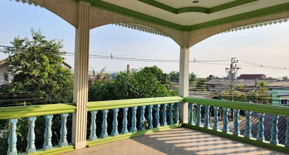 Casa en venta de 5 habitaciones en Phra Samut Chedi, Samut Prakan