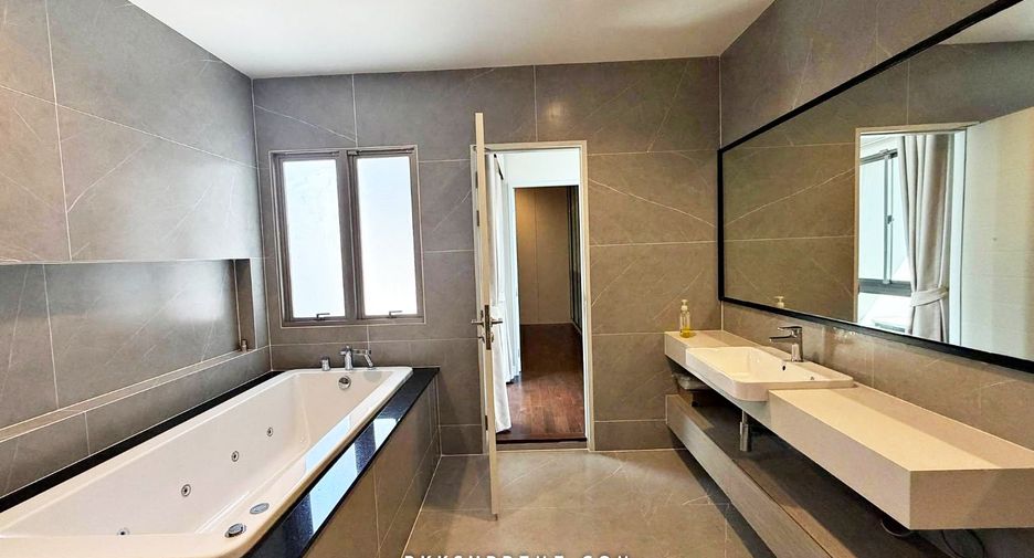 For rent 4 bedrooms house in Bueng Kum, Bangkok