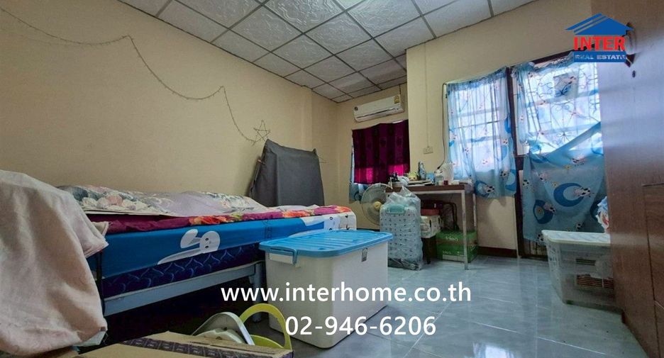 À vendre 3 chambres maison de ville à Lam Luk Ka, Pathum Thani