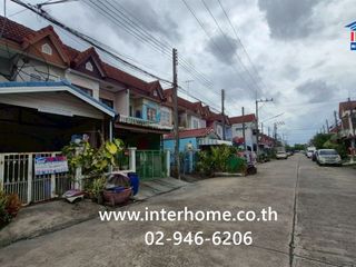À vendre 3 chambres maison de ville à Lam Luk Ka, Pathum Thani