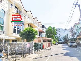 For rent and for sale 4 bedrooms townhouse in Mueang Nonthaburi, Nonthaburi