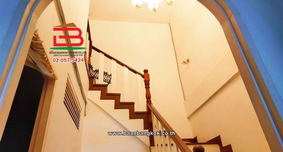 For rent and for sale 4 bedrooms townhouse in Mueang Nonthaburi, Nonthaburi