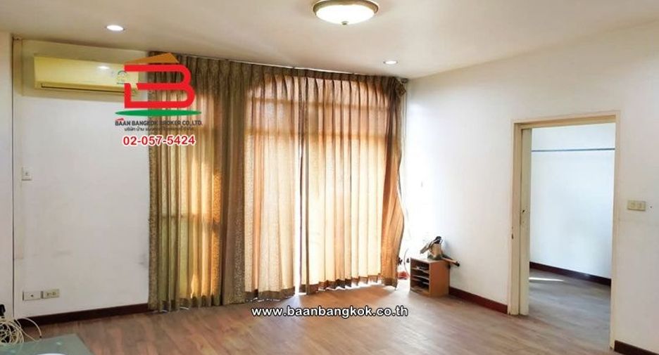 For rent and for sale 4 bedrooms townhouse in Mueang Nonthaburi, Nonthaburi