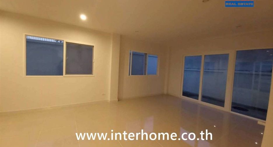 Reihenhaus zum Kauf mit 3 Zimmer in Bang Phli, Samut Prakan