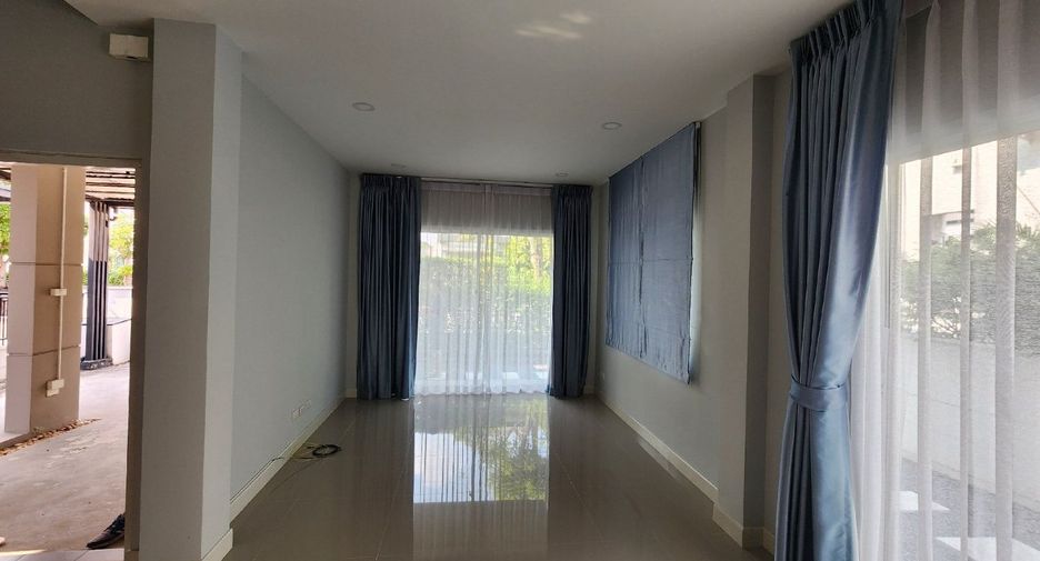 Casa en venta de 4 habitaciones en Khlong Sam Wa, Bangkok