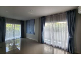 Casa en venta de 4 habitaciones en Khlong Sam Wa, Bangkok