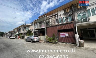 For sale 4 ベッドルーム townhouse in Saphan Sung, Bangkok