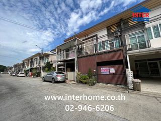 For sale 4 ベッドルーム townhouse in Saphan Sung, Bangkok