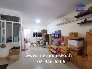 For sale 4 ベッドルーム townhouse in Saphan Sung, Bangkok