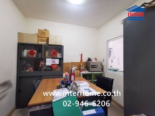 For sale 4 ベッドルーム townhouse in Saphan Sung, Bangkok