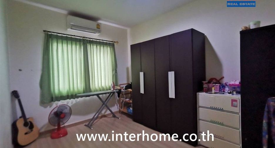 For sale 4 ベッドルーム townhouse in Saphan Sung, Bangkok