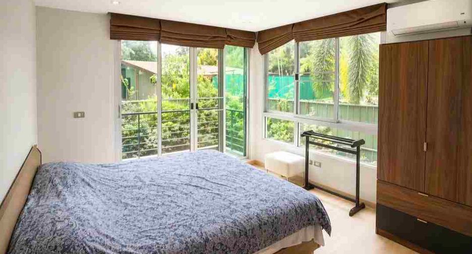 For sale 2 bedrooms condo in Khlong Toei, Bangkok