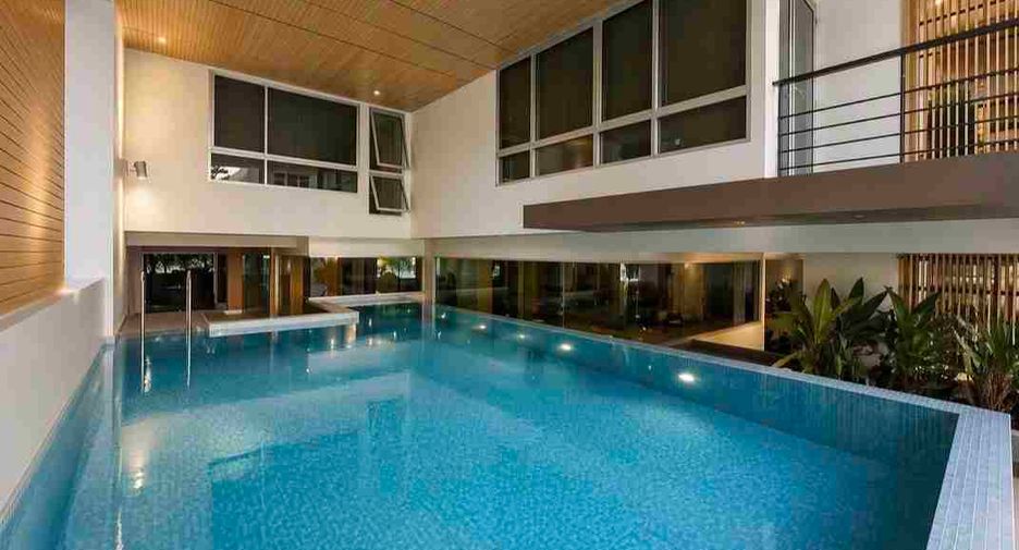 For sale 2 bedrooms condo in Khlong Toei, Bangkok