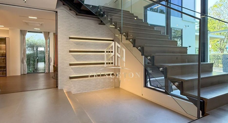 Casa en alquiler de 5 habitaciones en Saphan Sung, Bangkok