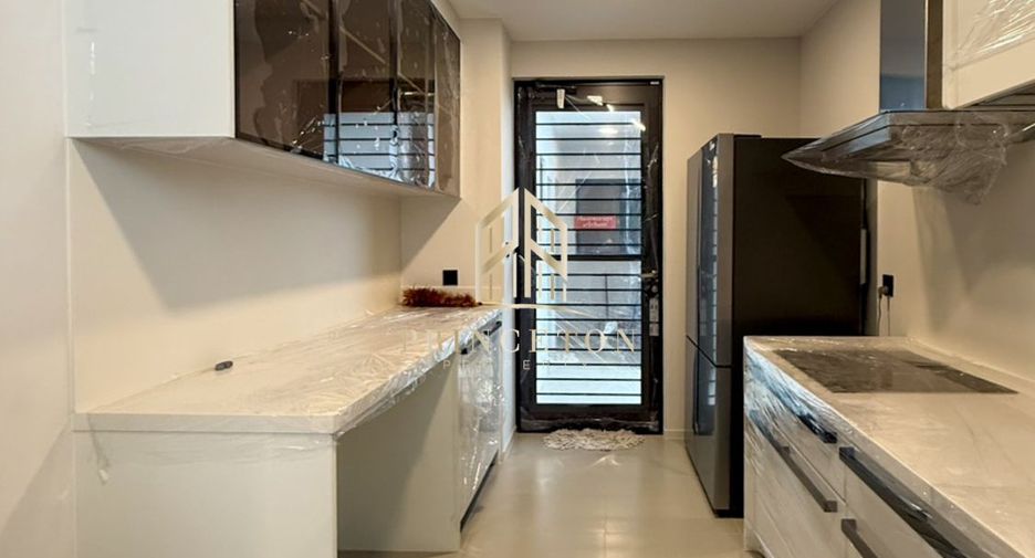 Casa en alquiler de 5 habitaciones en Saphan Sung, Bangkok