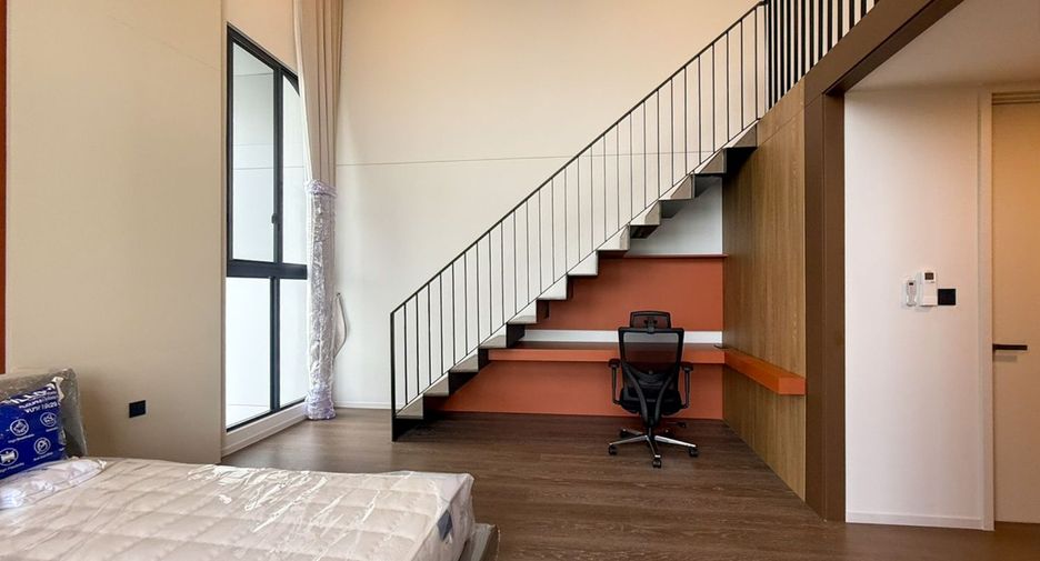 Casa en alquiler de 5 habitaciones en Saphan Sung, Bangkok