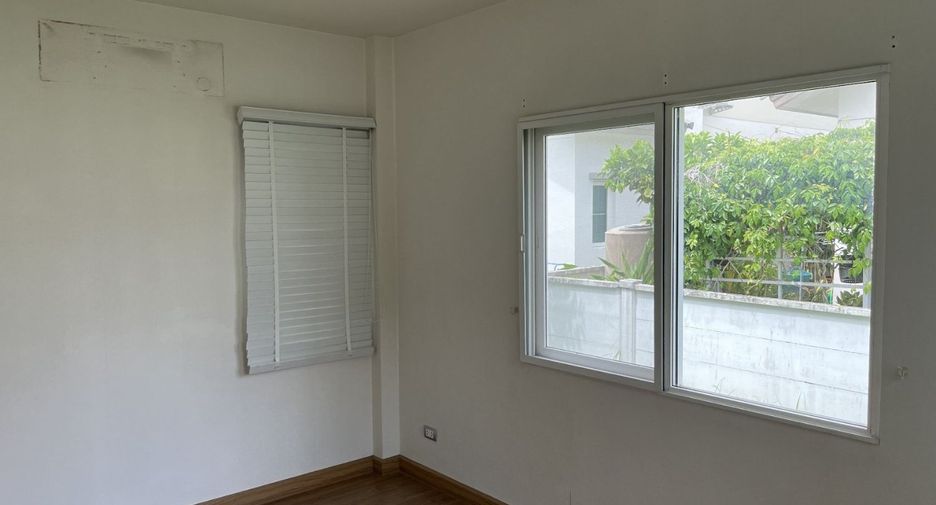 Casa en venta de 4 habitaciones en Lat Krabang, Bangkok