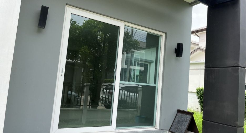Casa en venta de 4 habitaciones en Lat Krabang, Bangkok