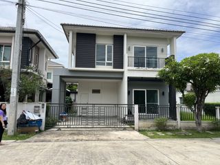 For sale 4 bedrooms house in Lat Krabang, Bangkok