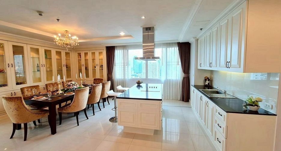 For rent 4 bedrooms condo in Watthana, Bangkok