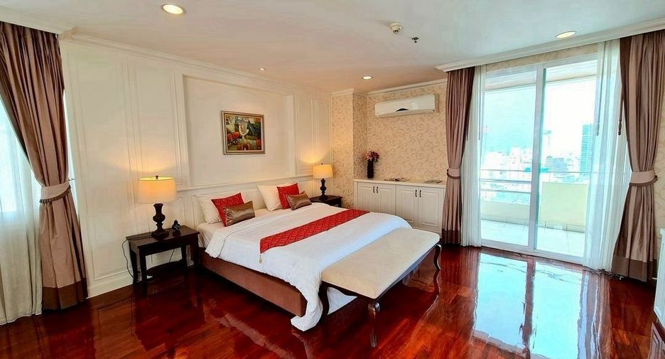 For rent 4 bedrooms condo in Watthana, Bangkok