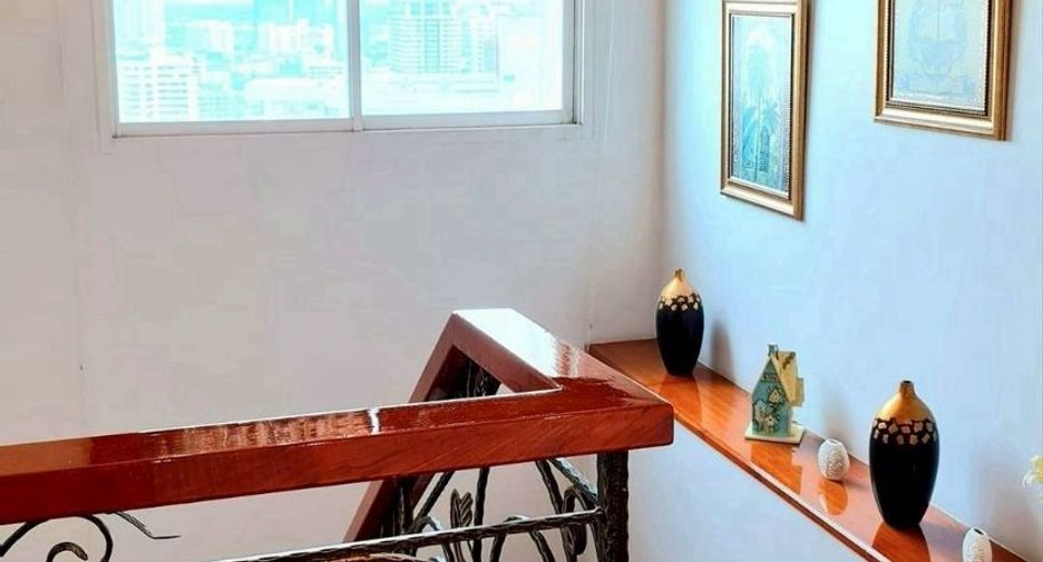 For rent 4 bedrooms condo in Watthana, Bangkok