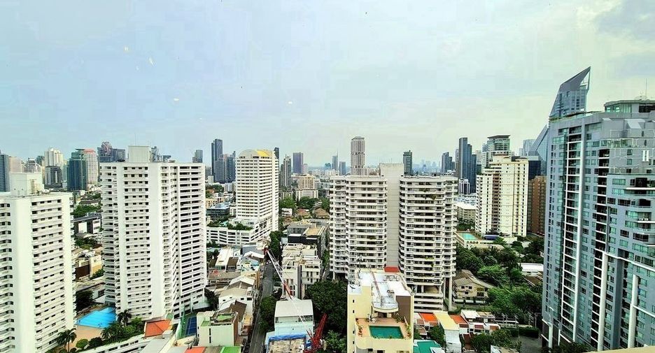 For rent 4 bedrooms condo in Watthana, Bangkok