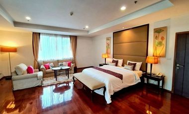 For rent 3 bedrooms condo in Watthana, Bangkok