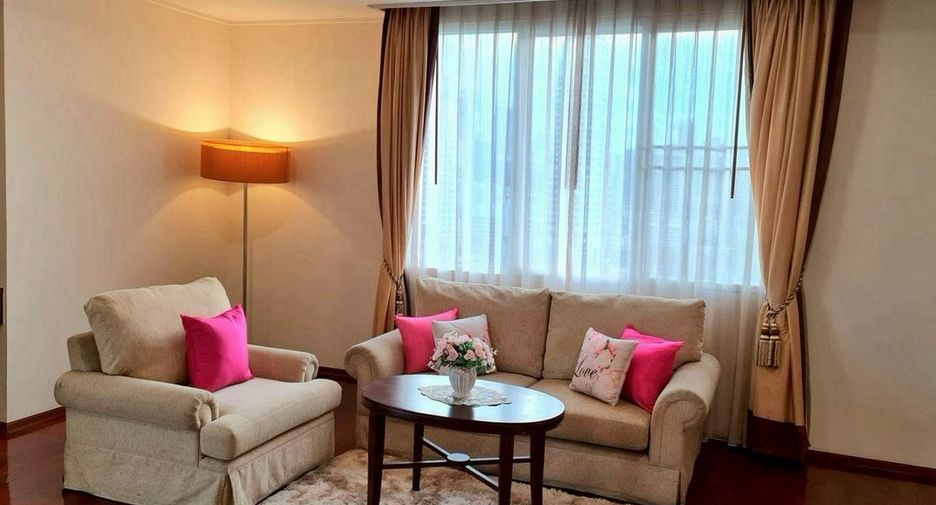 For rent 3 bedrooms condo in Watthana, Bangkok