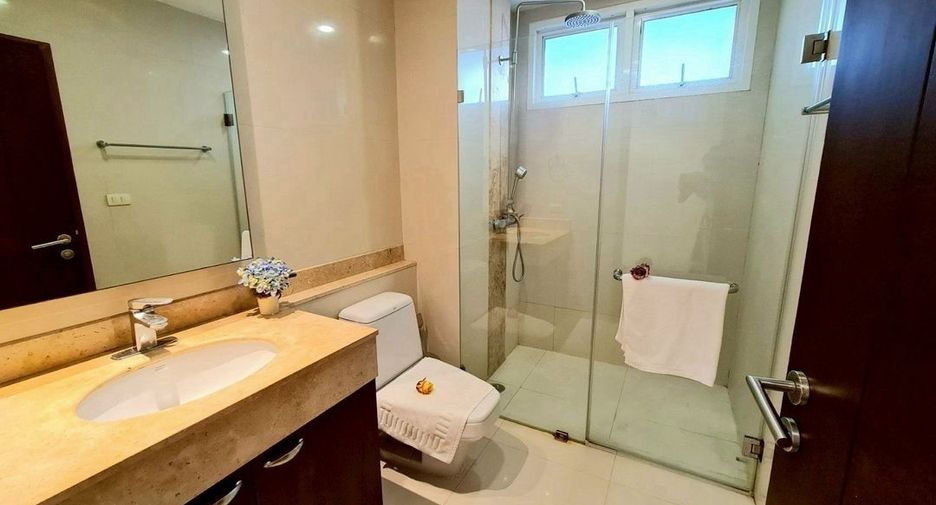 For rent 3 bedrooms condo in Watthana, Bangkok