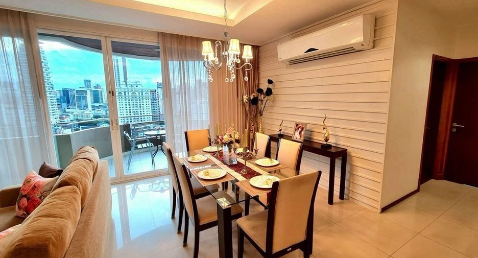 For rent 3 bedrooms condo in Watthana, Bangkok