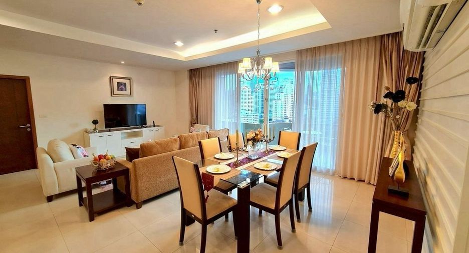 For rent 3 bedrooms condo in Watthana, Bangkok