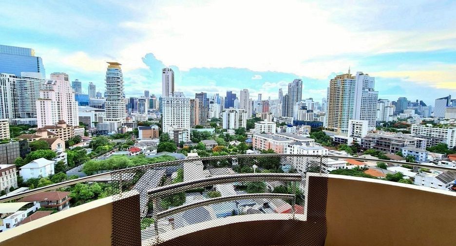 For rent 3 bedrooms condo in Watthana, Bangkok