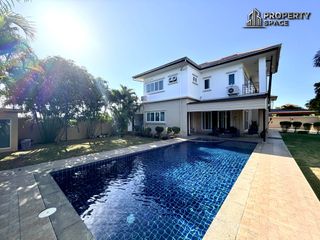 À louer 4 chambres villa à Bang Lamung, Chonburi