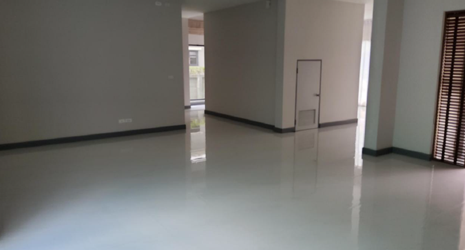 Casa en venta de 3 habitaciones en Bang Phli, Samut Prakan