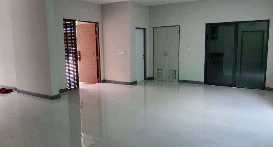 Casa en venta de 3 habitaciones en Bang Phli, Samut Prakan