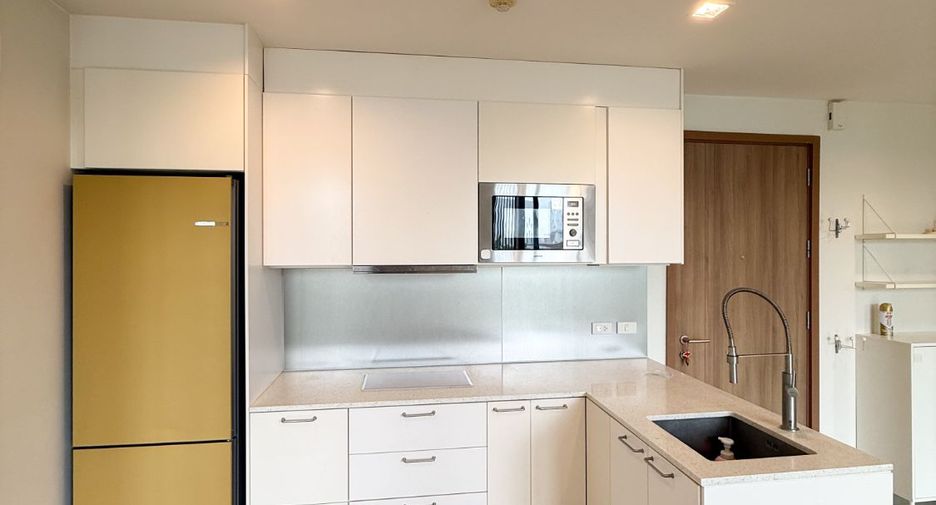 For rent 2 bedrooms condo in Watthana, Bangkok