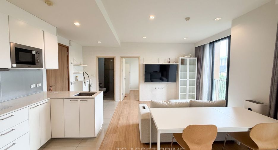 For rent 2 bedrooms condo in Watthana, Bangkok