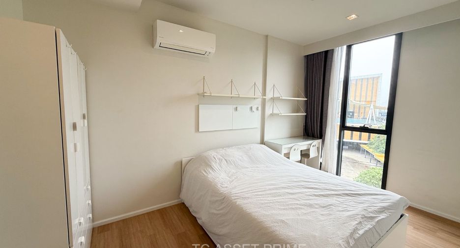 For rent 2 bedrooms condo in Watthana, Bangkok