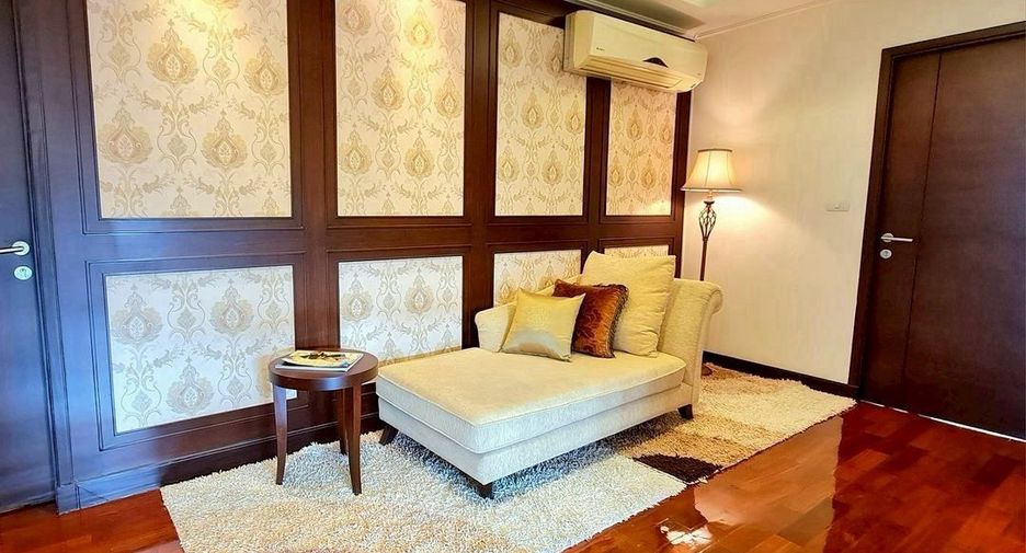 For rent 4 bedrooms condo in Watthana, Bangkok