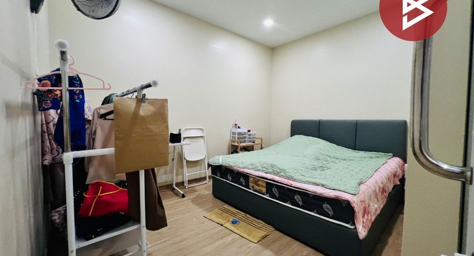 For sale 4 bedrooms retail Space in Mueang Samut Prakan, Samut Prakan